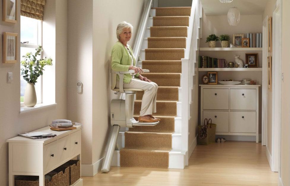 Stairlifts-straight-dolphin-devon-stannah