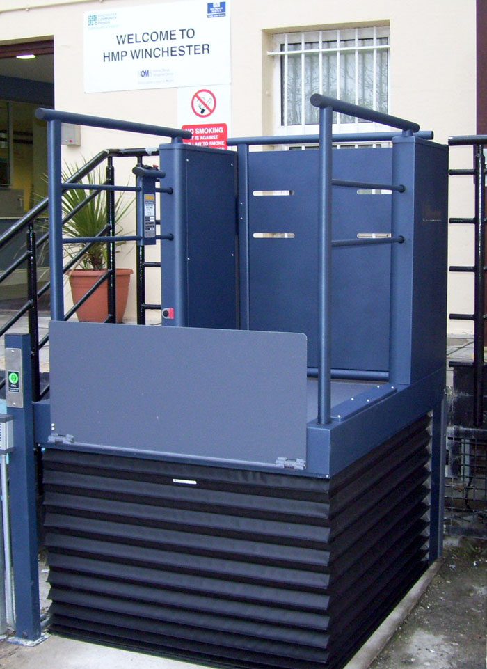 Wessex-LR-Blue-Steel-Gate-Raised-Step-Lift